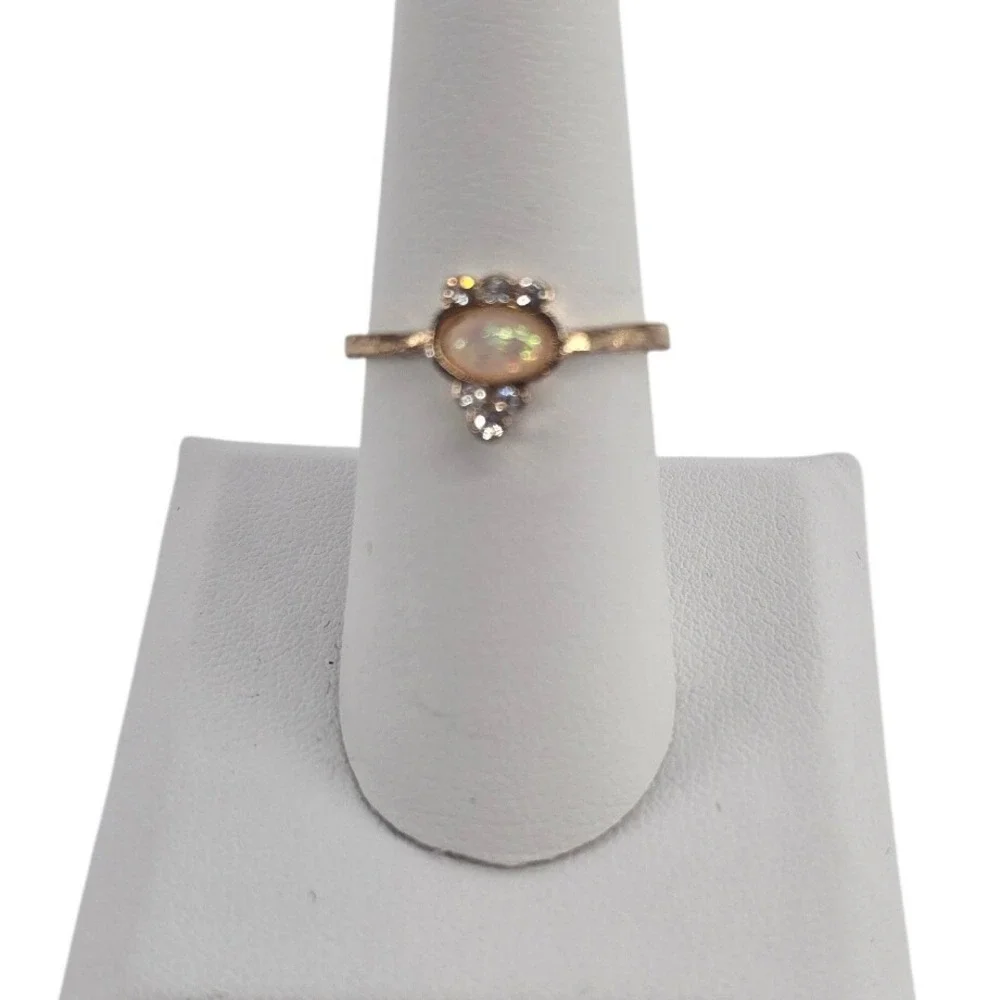 Ring Womens Size 7.5 Faux Opal Rhinestone Rose Gold Tone Cocktail EUC